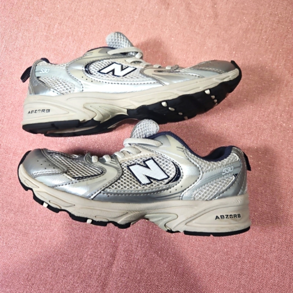 New Balance 530 Silver/navy Sneakers Size 5
